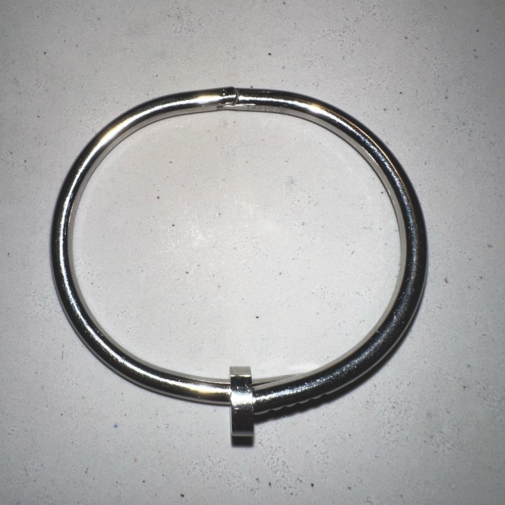 Silver screw bracelet